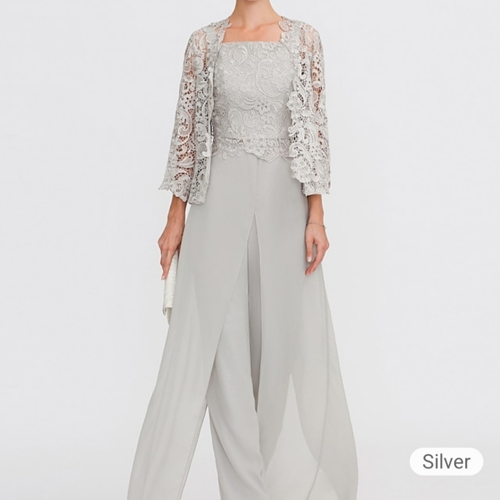 3 piece pantsuit, formal Wedding Guest/Mother of the Bride set. Square neckline.